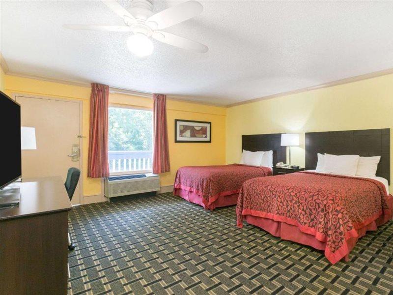 Days Inn By Wyndham Savannah Airport Екстериор снимка