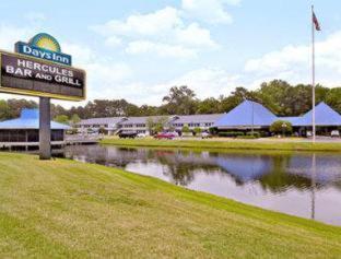 Days Inn By Wyndham Savannah Airport Стая снимка