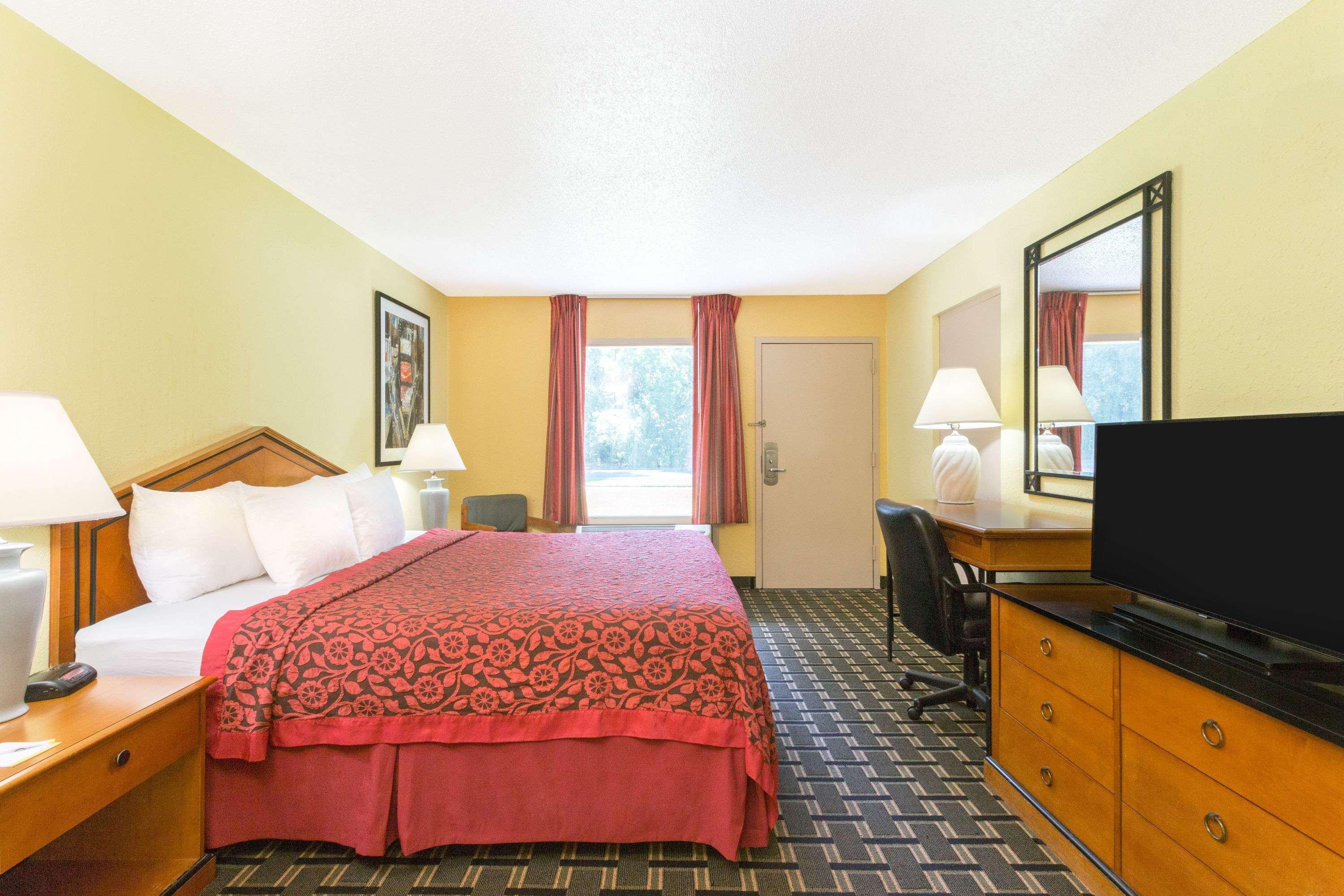 Days Inn By Wyndham Savannah Airport Екстериор снимка