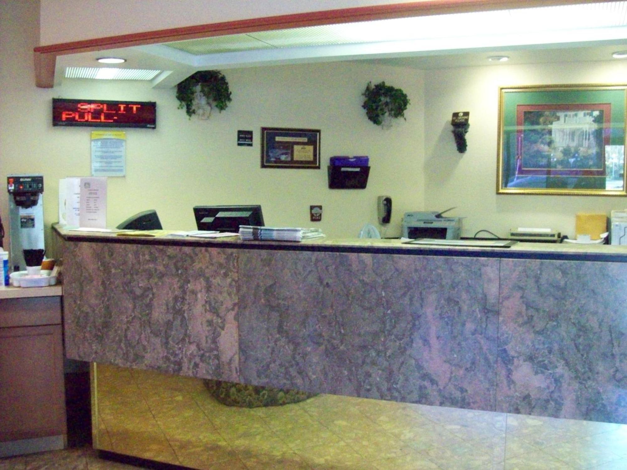 Days Inn By Wyndham Savannah Airport Екстериор снимка